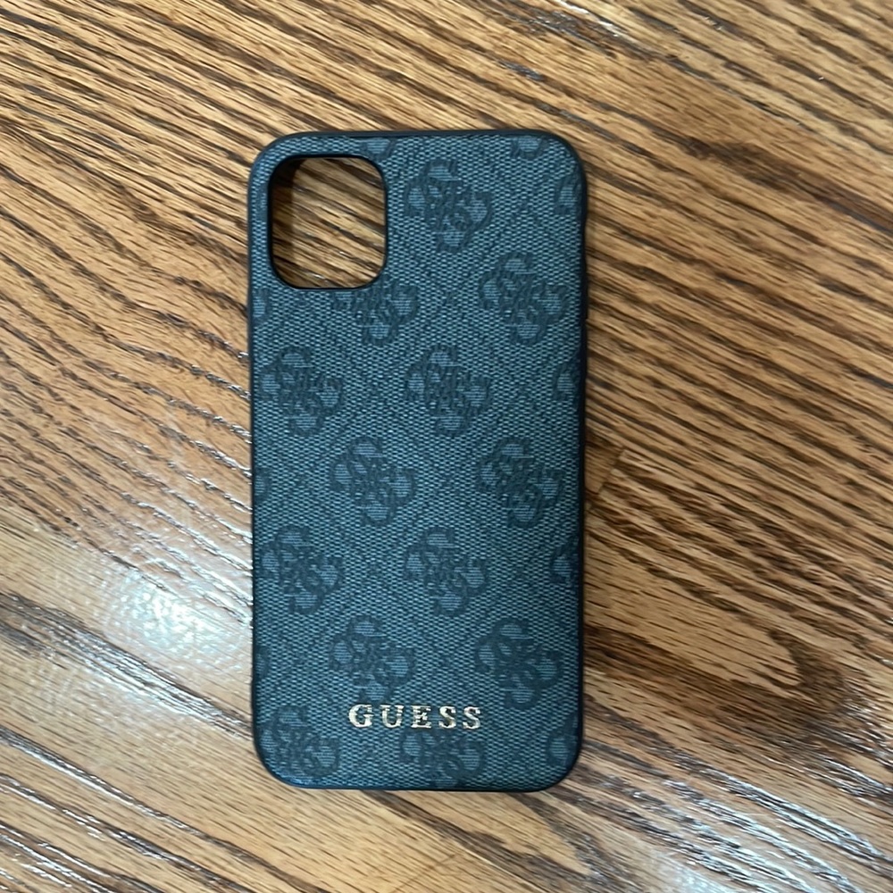 iPhone XR guess case good condition